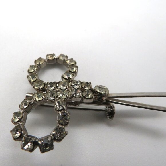 Vintage Scissor Brooch Silver Tone Clear Rhinestone Pin Mini Sewing - Picture 5 of 10